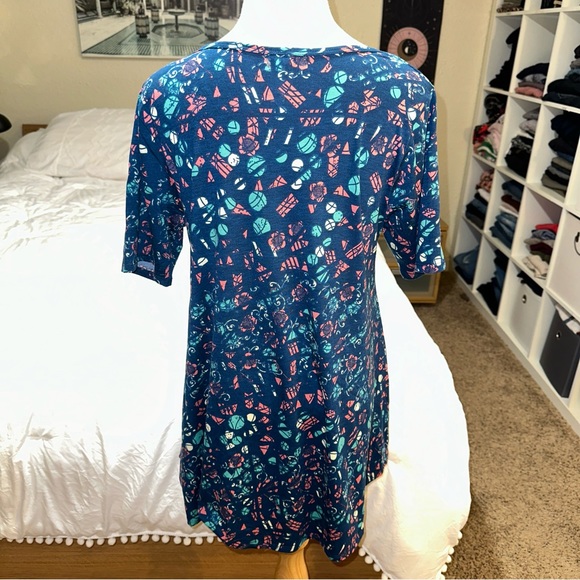 LuLaRoe | Perfect T Swing Longline Short Sleeve Scoop Neck Abstract Floral Shirt - Picture 3 of 11